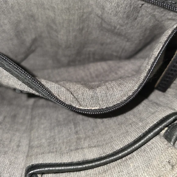 Elk AU Rustic Leather Messenger Bag - Picture 5 of 6